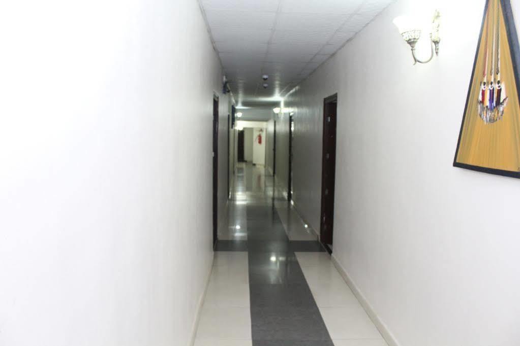 Bluespring Hotel Maryland エクステリア 写真